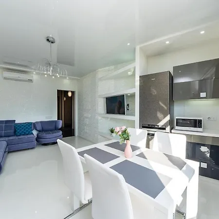 Fashionable Panoramic Apartments Dnieper. Obolon Kyiv Exterior photo