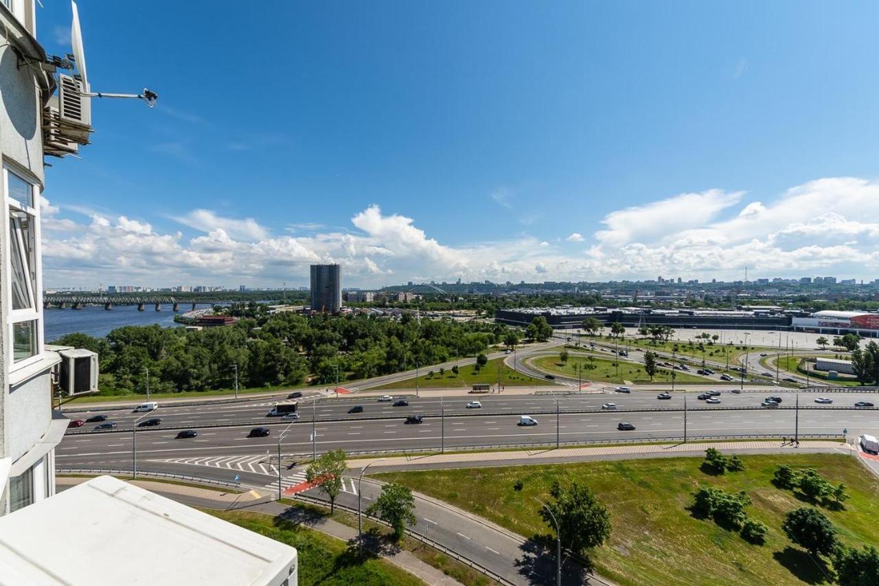 Fashionable Panoramic Dnieper. Obolon Apartment *
