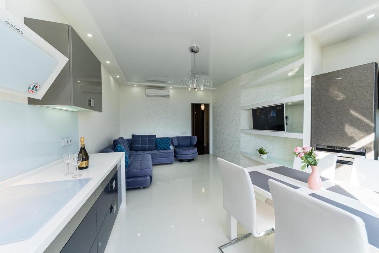 Apartment Fashionable Panoramic Dnieper. Obolon Kyiv
