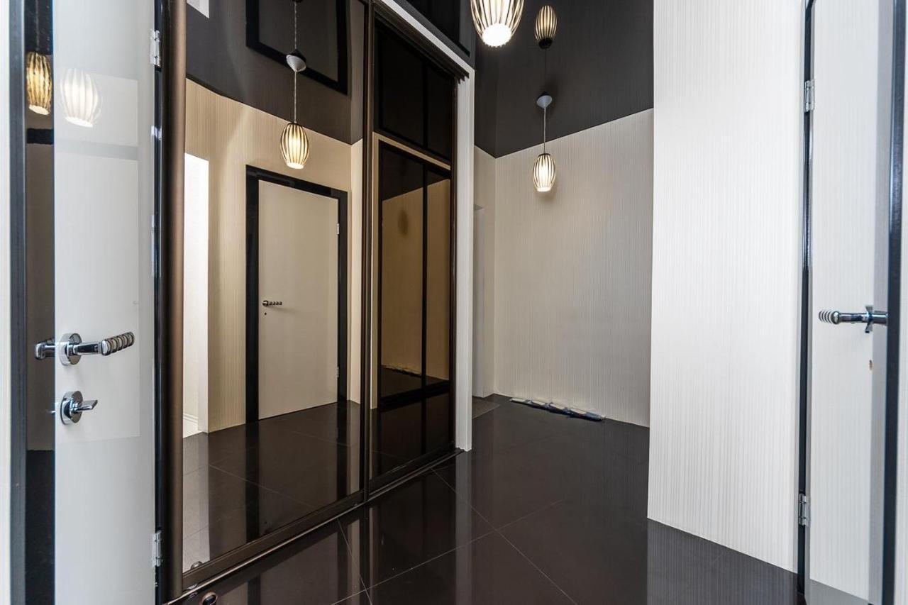Fashionable Panoramic Dnieper. Obolon Apartment