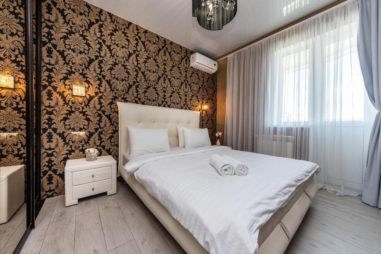 Fashionable Panoramic Dnieper. Obolon Apartment